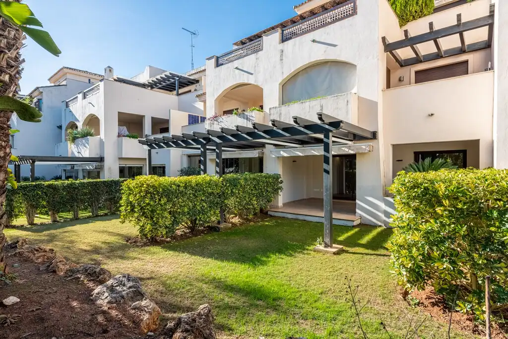 Vista exterior de Apartament en venda en Marbella amb Aire condicionat, Calefacció i Terrassa