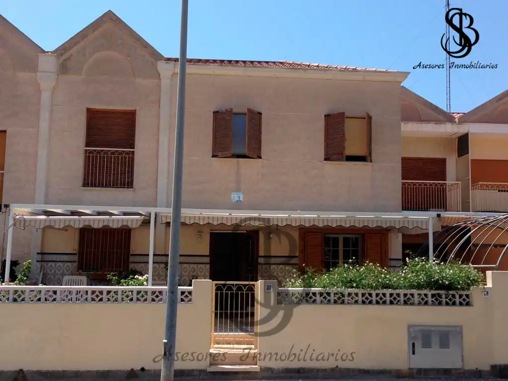 Doppelhaushälfte mit Terrasse zum Verkauf in Avinguda de Portugal, imagen 3