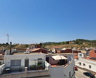 Vista exterior de Casa adosada en venda en Terrassa amb Aire condicionat i Terrassa