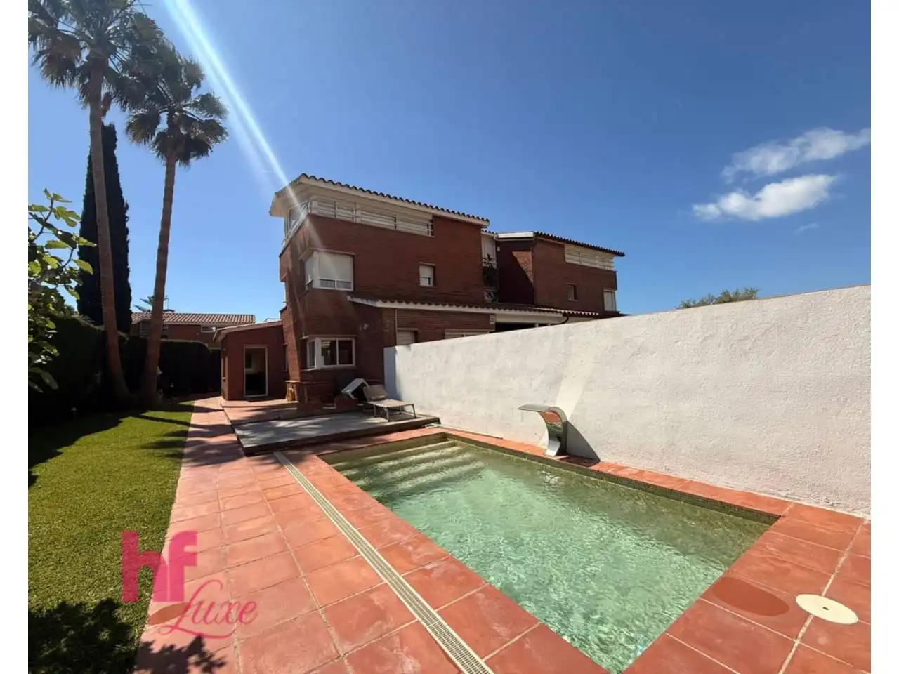 Vista exterior de Casa adosada en venda en Sant Vicenç de Montalt amb Aire condicionat, Calefacció i Jardí privat