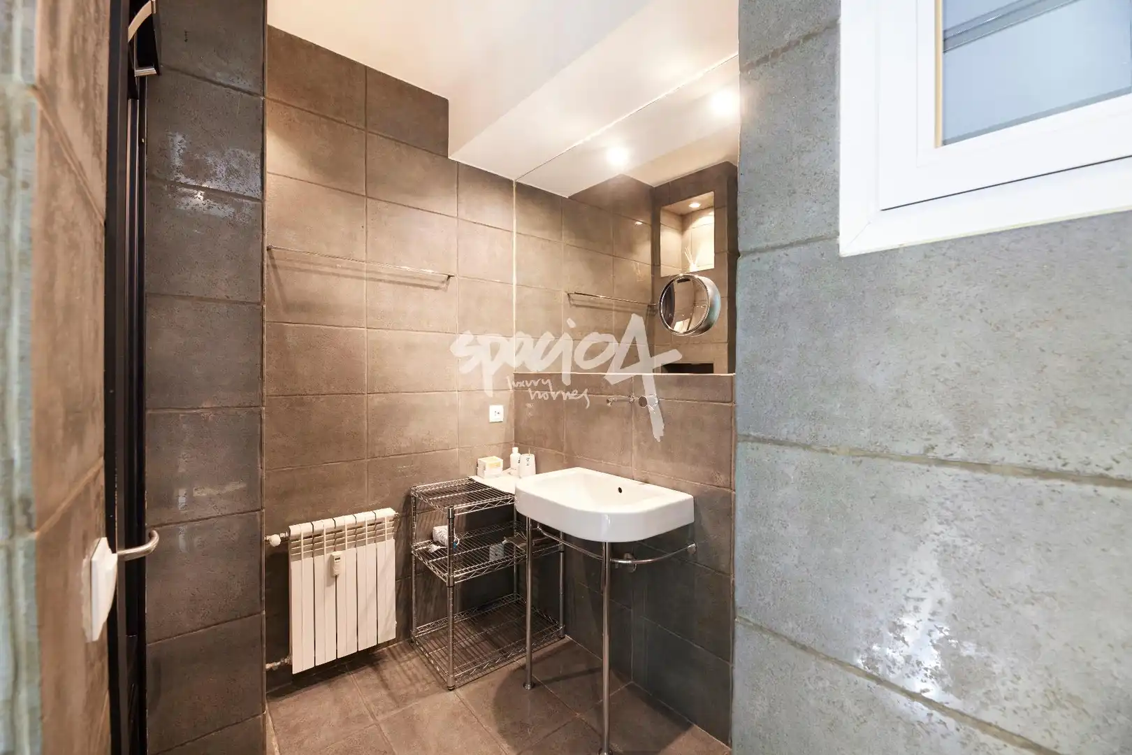 Badezimmer von Wohnung zum Verkauf in Madrid mit Klimaanlage und Heizung