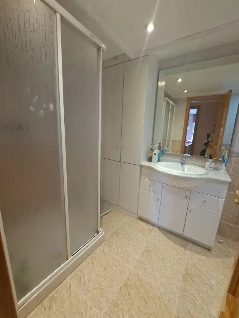 Baño de Piso en venta en Castellón de la Plana / Castelló de la Plana con Aire acondicionado, Calefacción y Trastero
