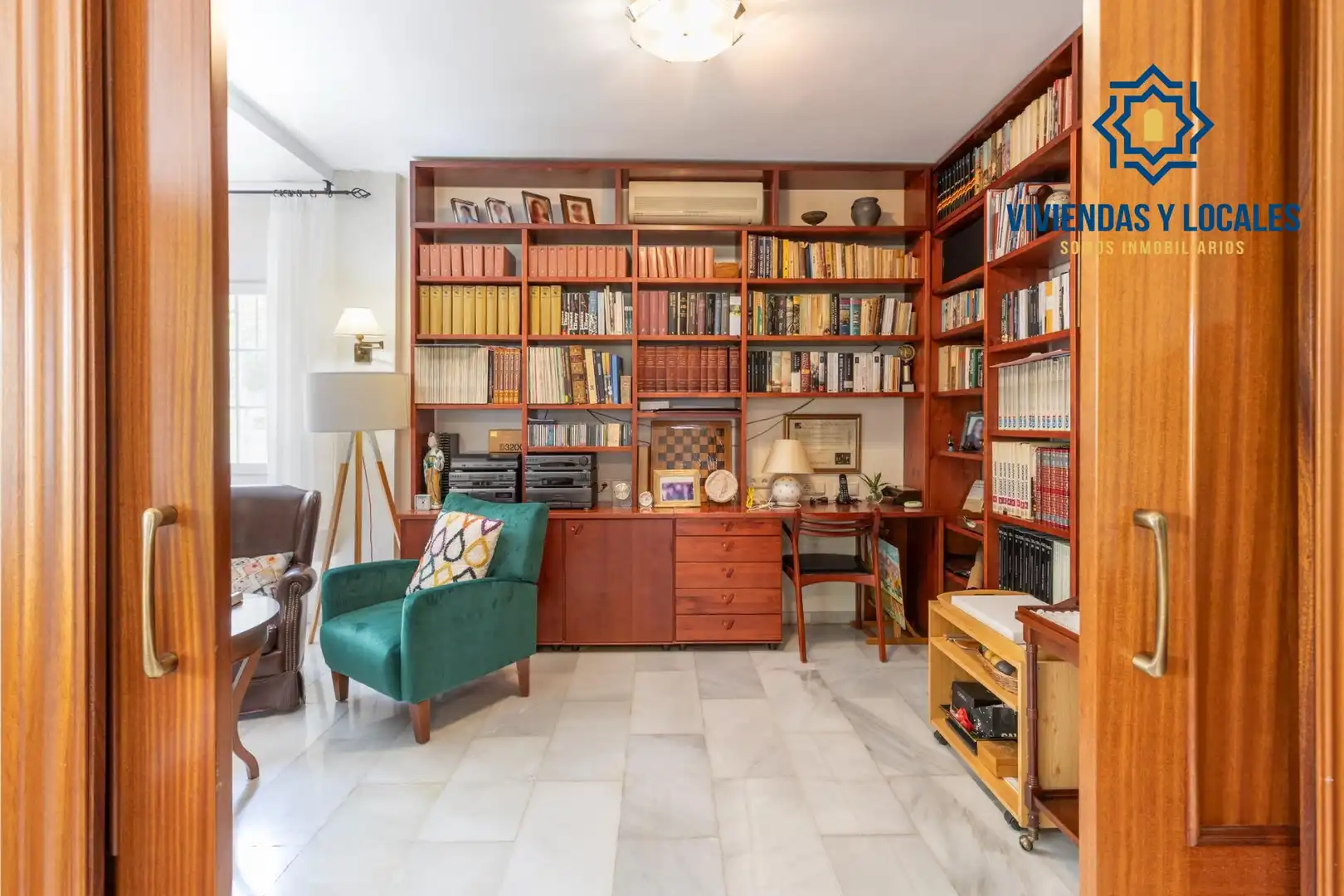 Sala de estar de Casa o chalet en venta en La Zubia con Aire acondicionado, Calefacción y Jardín privado