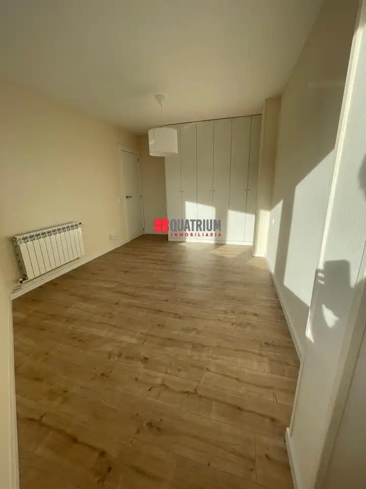 Flat for rent in Avenida de Salamanca, Campus Norte - San Caetano