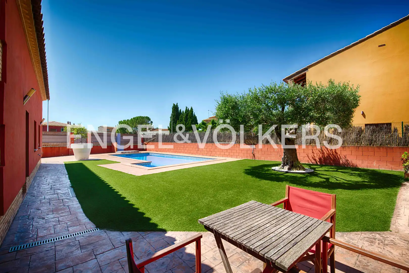 Piscina de Casa o chalet en venta en Navata con Aire acondicionado, Calefacción y Jardín privado
