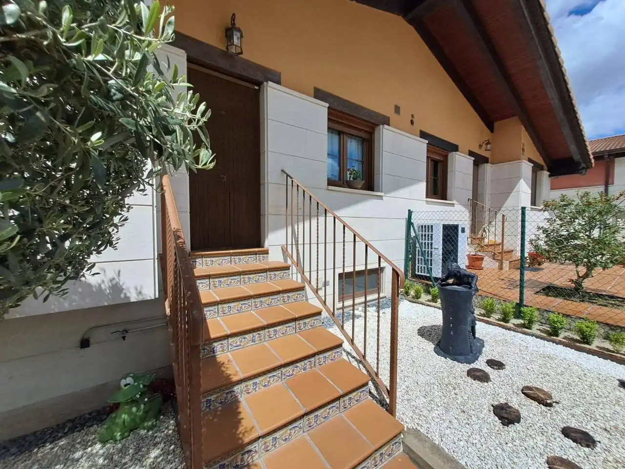 Casa adosada en venda en Villagonzalo Pedernales amb Calefacció, Jardí privat i Terrassa