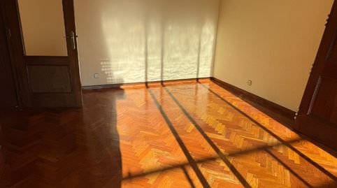 Foto 3 de Piso en venta en C/ Nardos, Valderas - Los Castillos, Alcorcón
