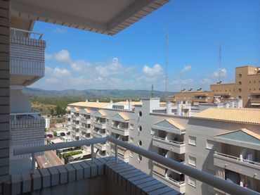 Appartement compact avec balcon à vendre à Central 10