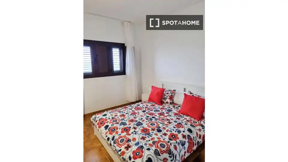 Habitación de Piso para compartir en Santa María de Guía de Gran Canaria con Aire acondicionado, Calefacción y Amueblado