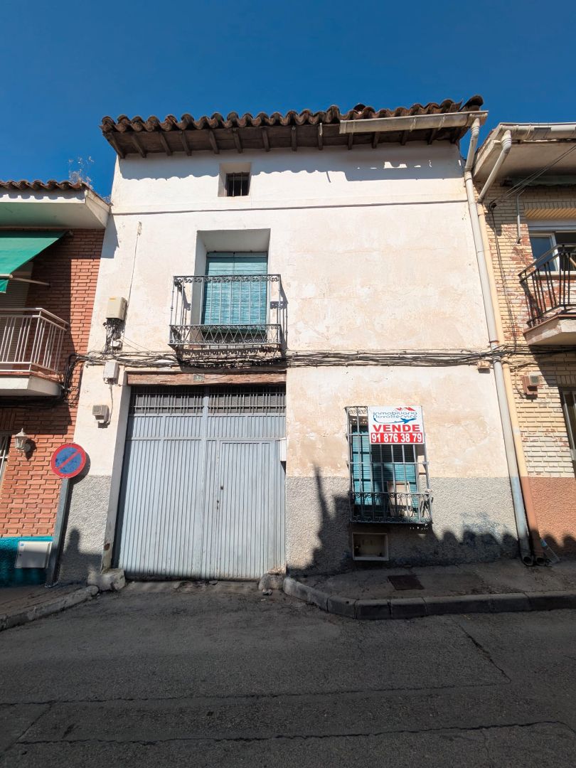Exterior view of Single-family semi-detached for sale in Morata de Tajuña