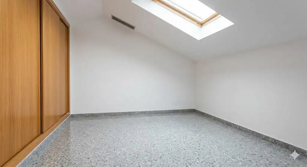 Attic for rent in Córdoba  with Air Conditioner, Heating and Terrace