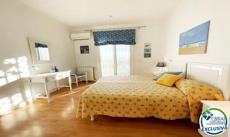 Dormitori de Casa o xalet en venda en Roses amb Aire condicionat, Calefacció i Jardí privat