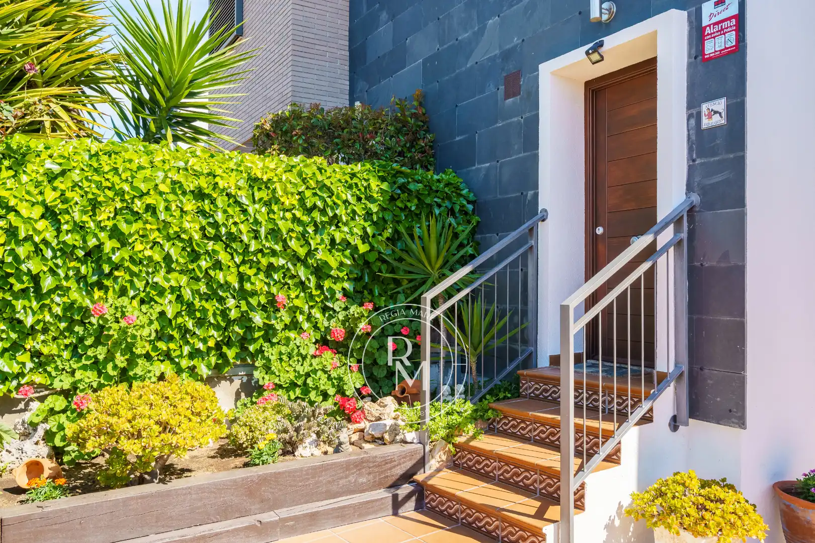 Vista exterior de Casa adosada en venta en Roda de Berà con Aire acondicionado, Calefacción y Jardín privado