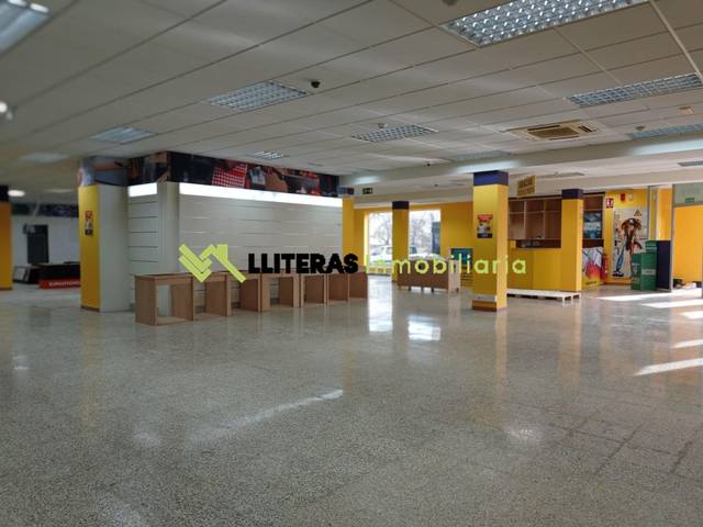 Local comercial en Alquiler en Cristo Rey - Parque Europa