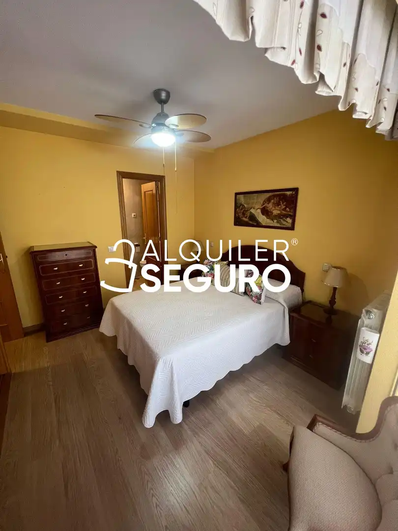 Habitación de Piso de alquiler en Madrid con Aire acondicionado, Calefacción y Trastero