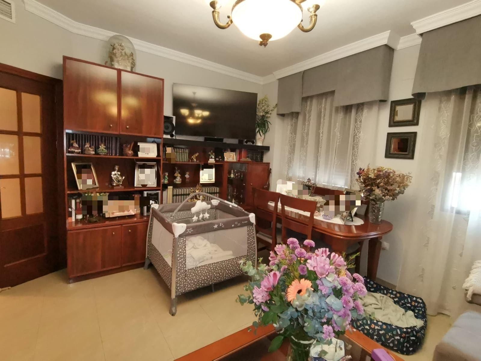 Sala d'estar de Casa o xalet en venda en  Córdoba Capital amb Aire condicionat i Traster