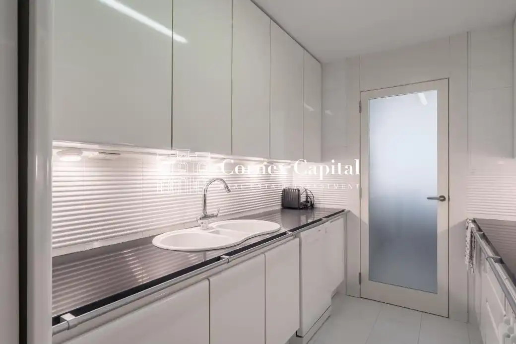 Kitchen of Flat for sale in Castell d'Aro, Platja d'Aro i s'Agaró  with Air Conditioner, Heating and Private garden