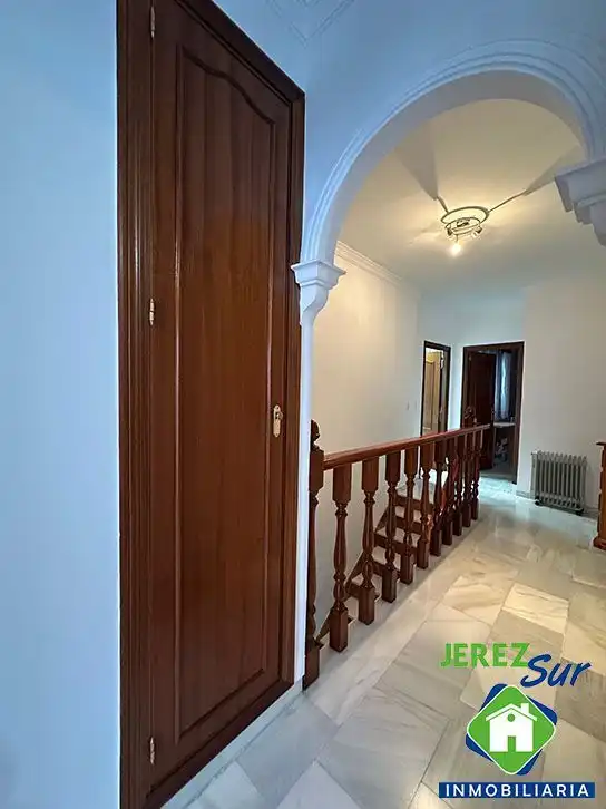 Casa adosada en venda en Jerez de la Frontera amb Aire condicionat, Terrassa i Traster