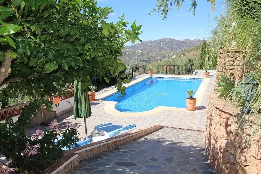 Xalet amb piscina en venda a Frigiliana