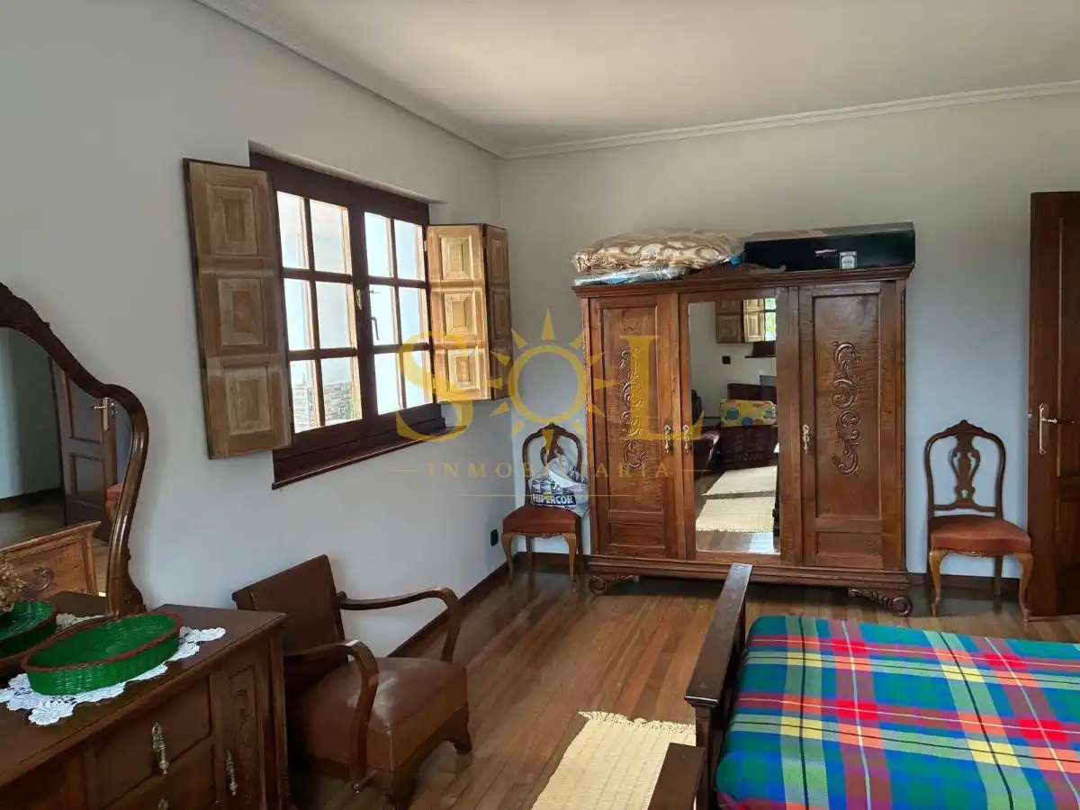 Dormitori de Casa o xalet en venda en Pravia amb Calefacció i Jardí privat