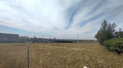 Este solar se encuentra en Avenida de Arrayanes de Linares, con una superficie de unos 5245m2.
Es un terreno rustico, bien situad