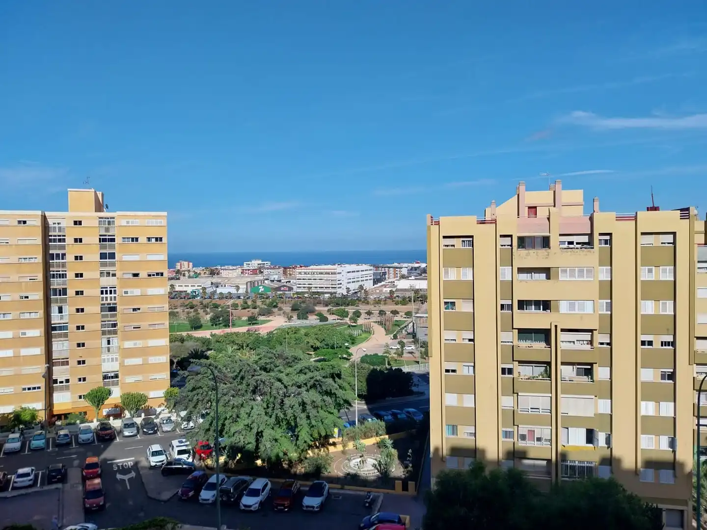 Vista exterior de Pis per a compartir en Las Palmas de Gran Canaria amb Moblat, Forn i Rentadora