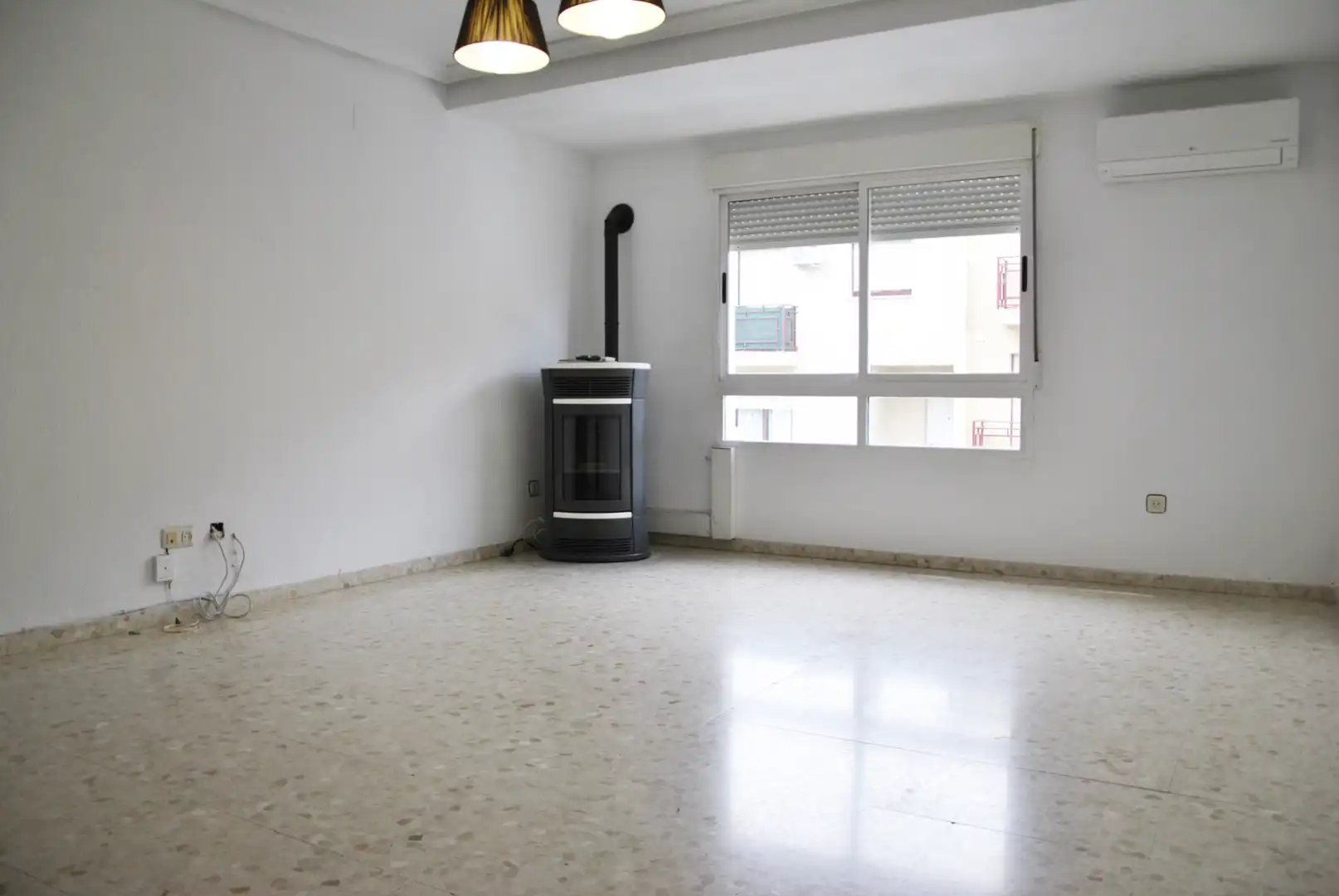 Sala de estar de Casa adosada en venta en Plasencia con Aire acondicionado, Calefacción y Terraza