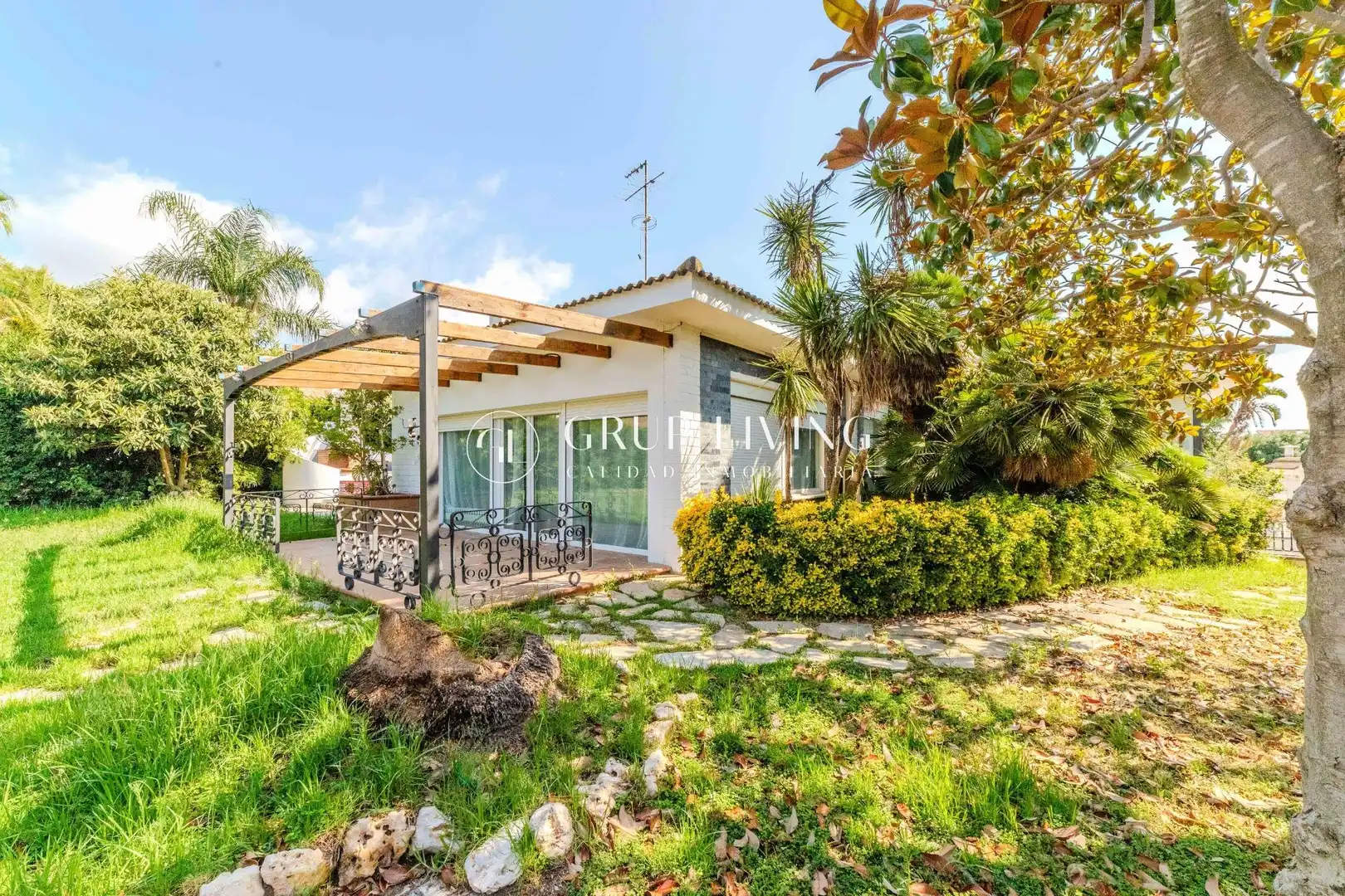 Jardí de Casa o xalet en venda en Cambrils amb Aire condicionat, Calefacció i Jardí privat