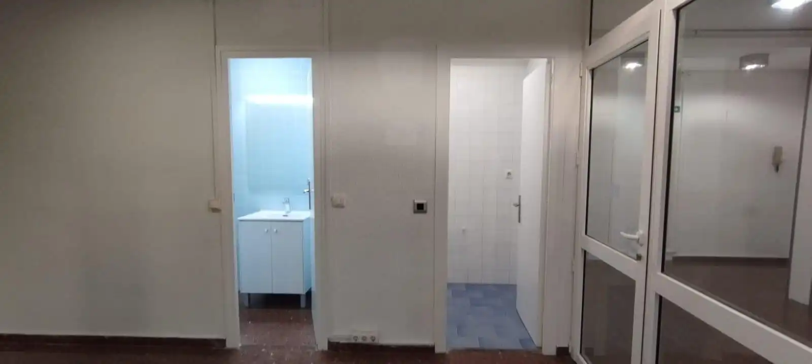 Office for rent in Manresa  with Air Conditioner