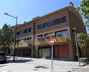 Vista exterior de Local en venda en Vilanova del Vallès