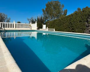 Piscina de Casa o xalet en venda en Montserrat amb Jardí privat, Terrassa i Piscina