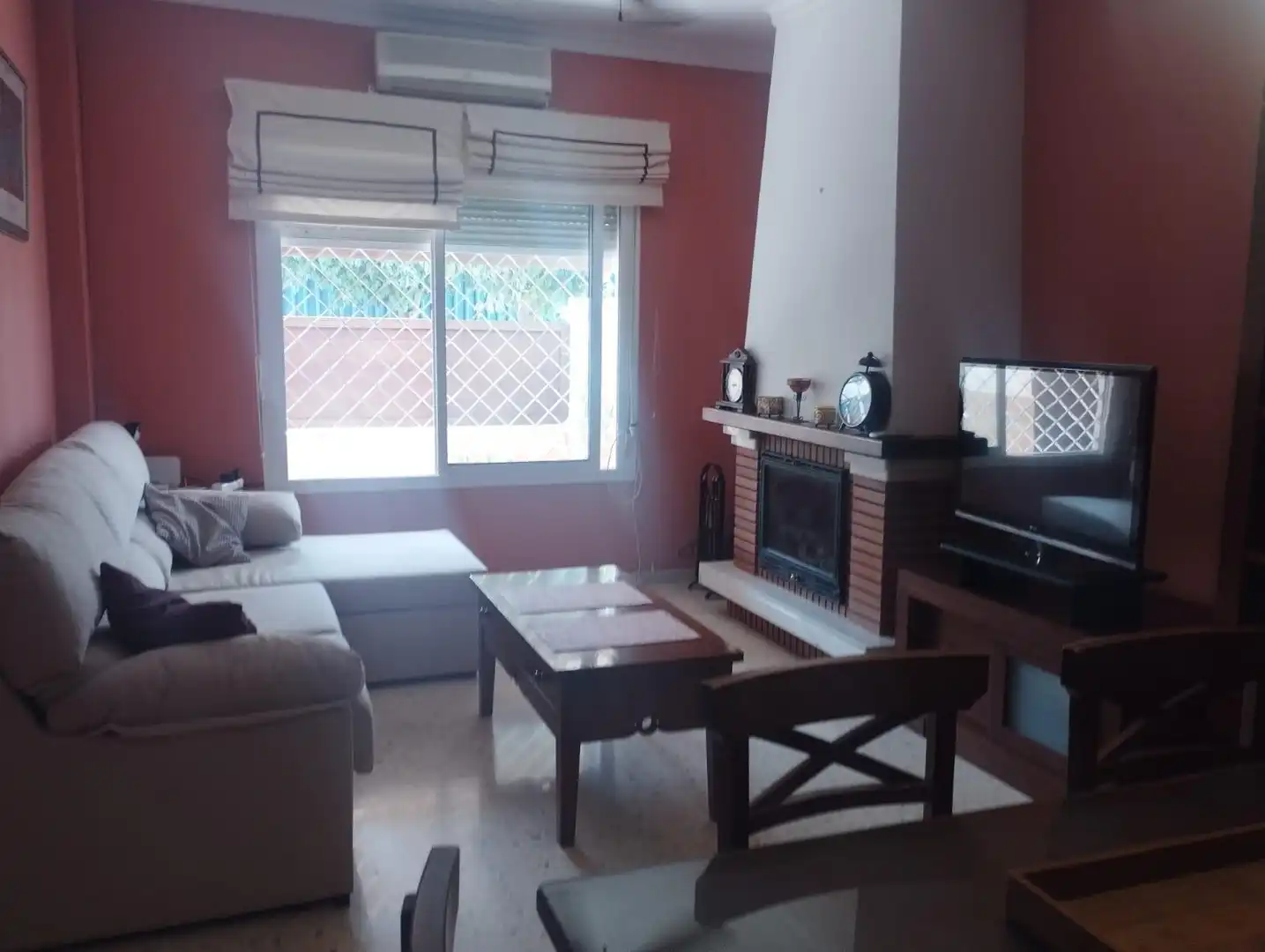 Living room of Detached homes for rent in Sevilla  with Air Conditioner, Heating and Terrace