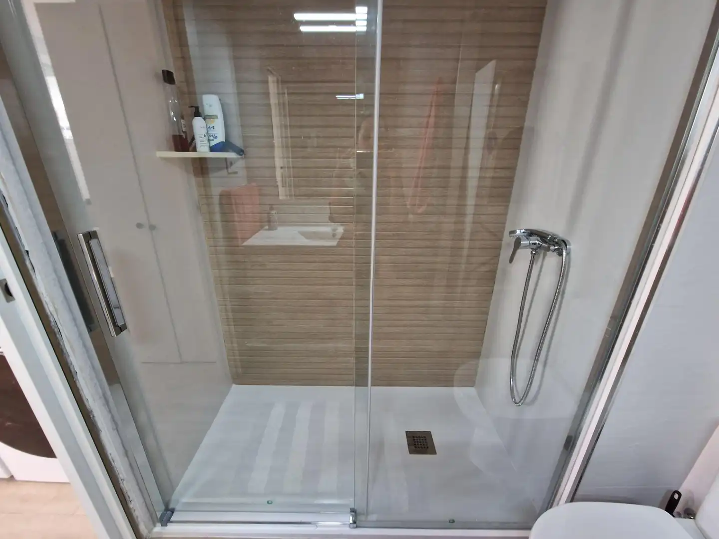 Badezimmer von Erdgeschoss zur Miete in Águilas mit Klimaanlage, Möbliert und Alarm