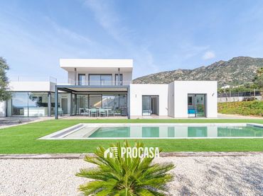 Villa avec piscine à vendre à Carrer FRANCESC PUJOL