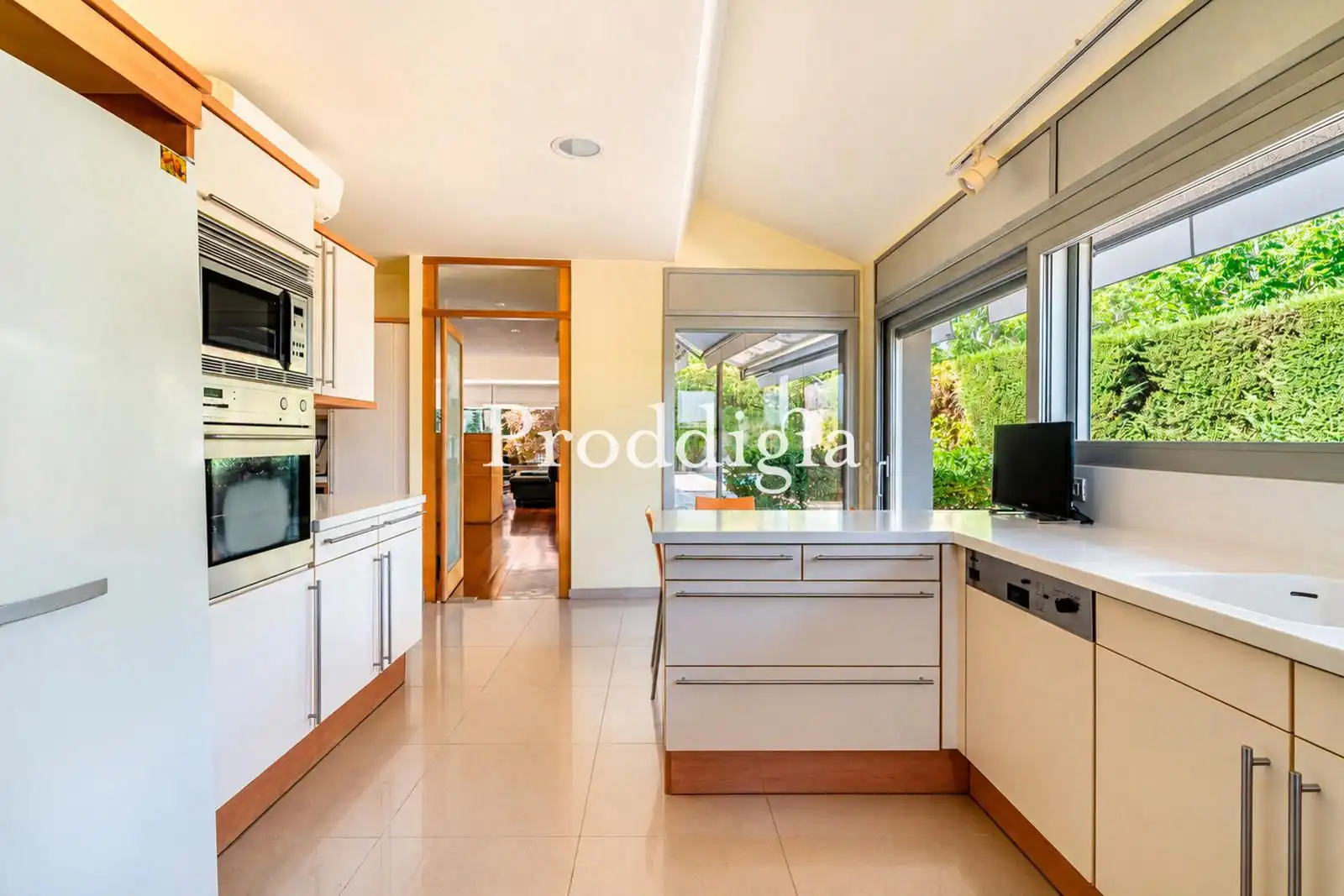Kitchen of Houses for sale in Sant Cugat del Vallès  with Air Conditioner, Terrace and Storage room