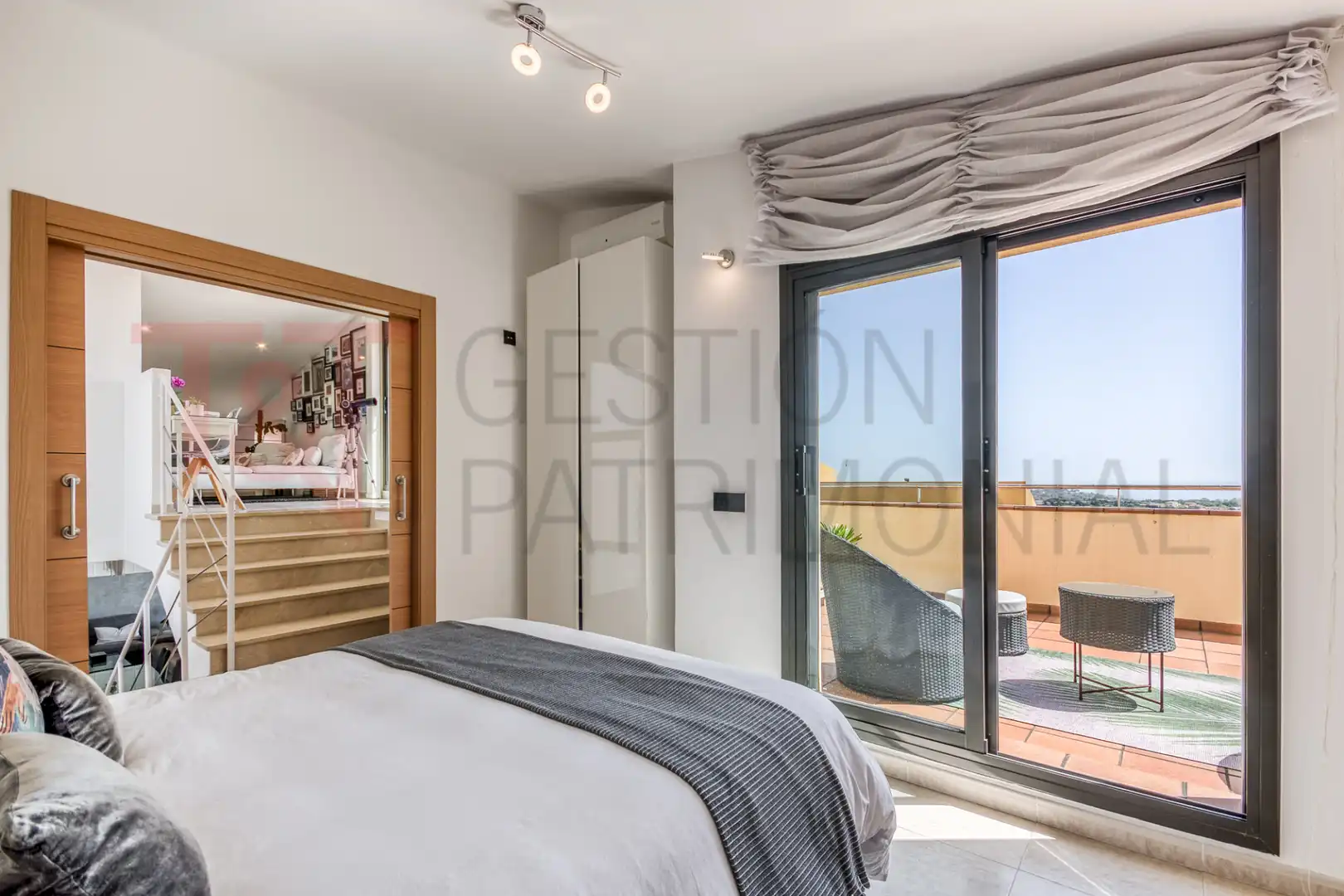 Habitación de Casa o chalet en venta en Vilanova i la Geltrú con Aire acondicionado, Calefacción y Terraza