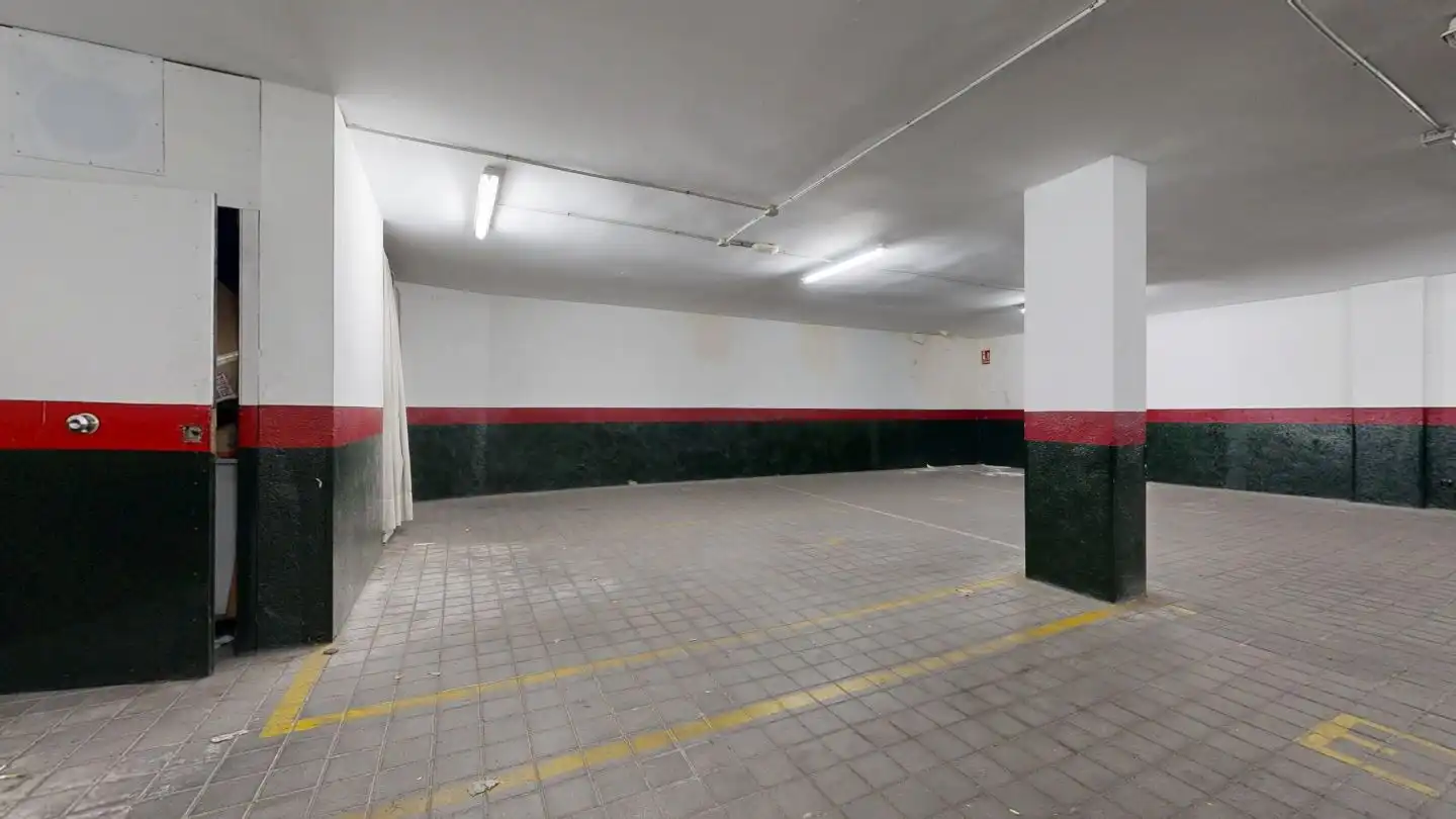 Parking of Office for sale in Madrid  with Air Conditioner, Heating and Storage room