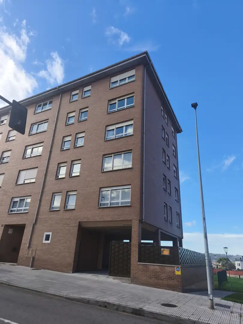 Vista exterior de Garatge en venda en Gijón 