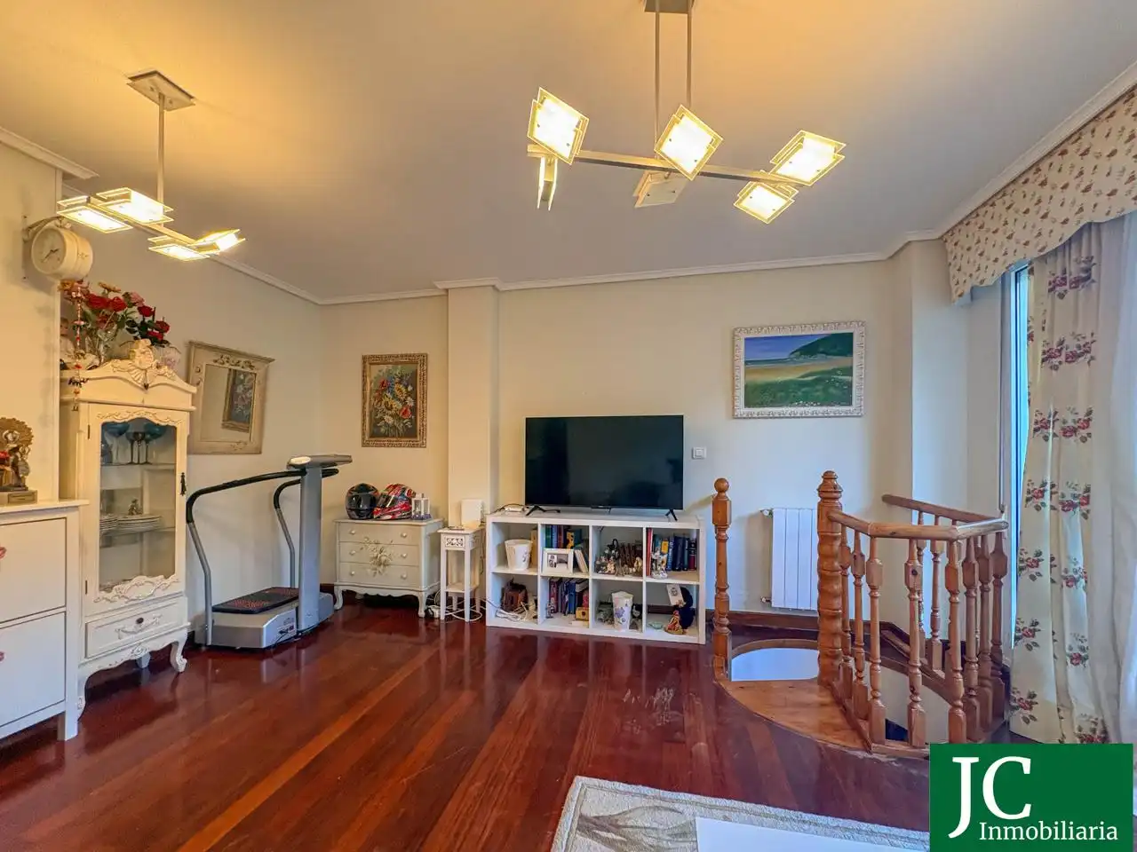 Sala d'estar de Apartament en venda en Bárcena de Cicero amb Calefacció, Parquet i Terrassa