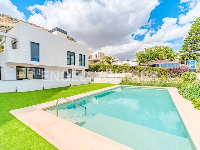 Casa-chalet en Venta en Avenida de Villajoyosa, 119 en Albufereta
