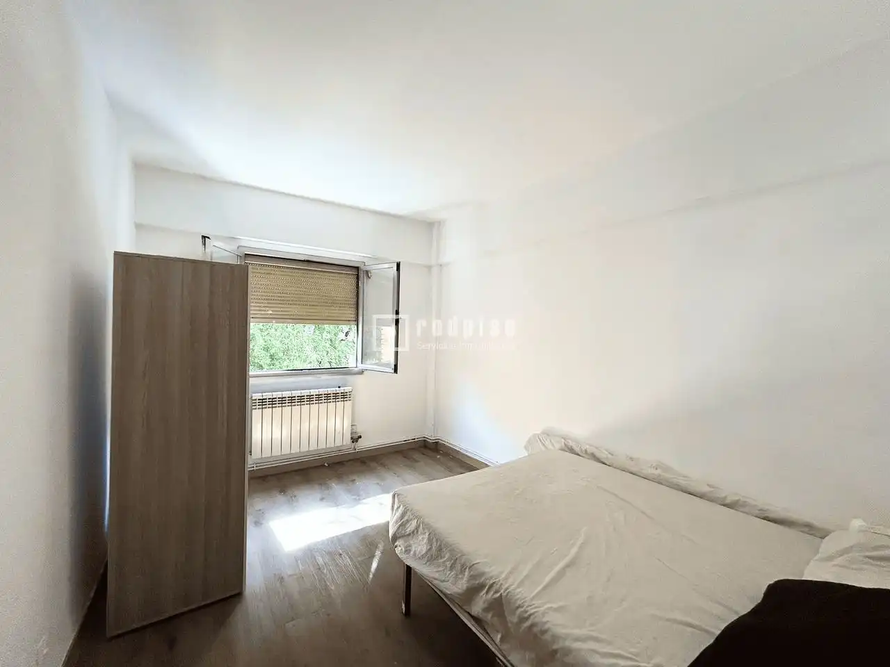 Bedroom of Flat for sale in Madrid  with Air Conditioner, Heating and Parquet flooring