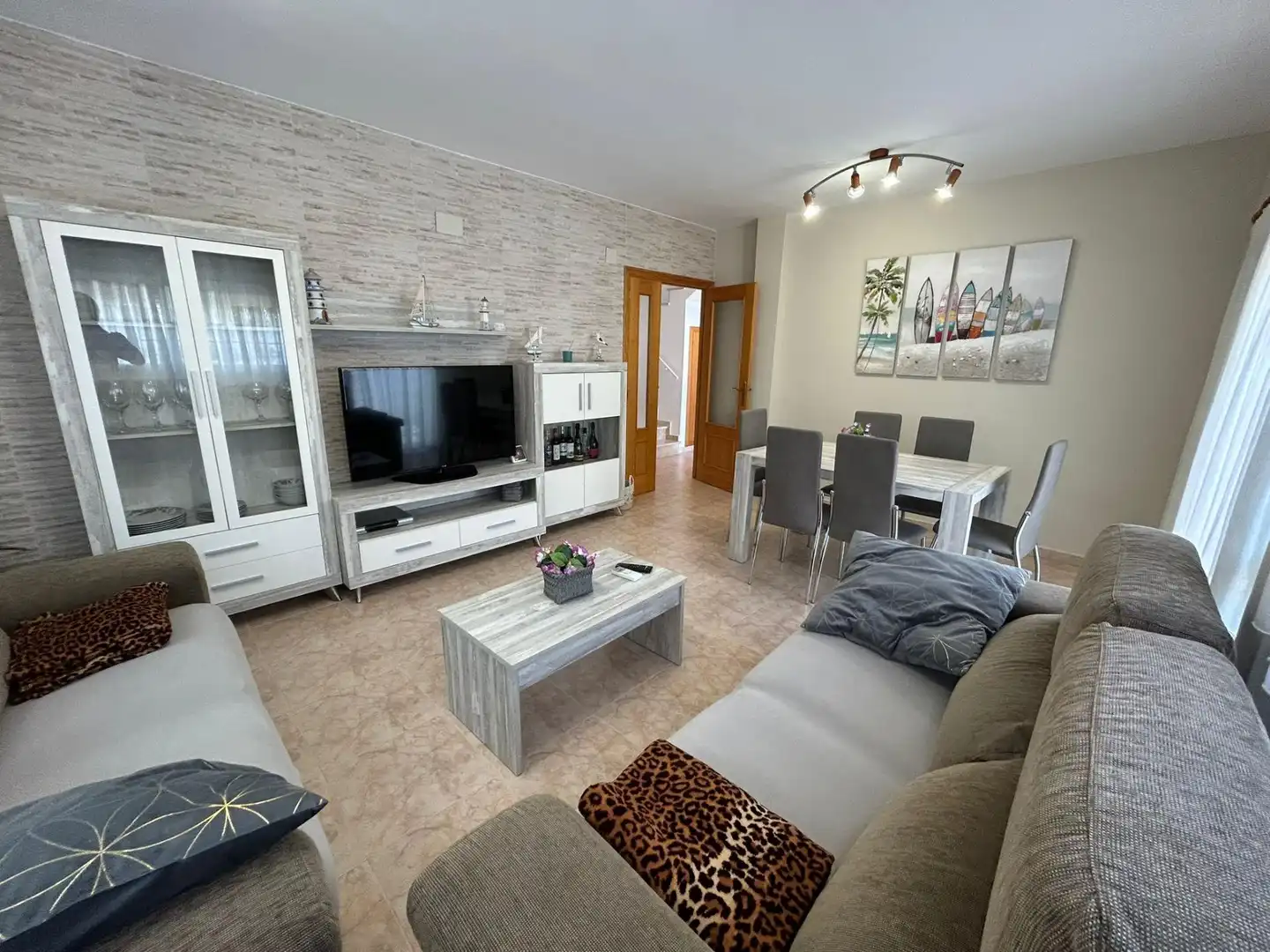 Wohnzimmer von Einfamilien-Reihenhaus zum Verkauf in Cullera mit Klimaanlage, Terrasse und Möbliert