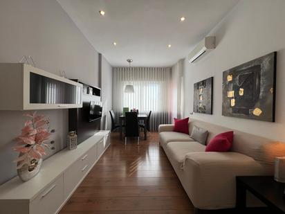 Living room of Flat for sale in L'Hospitalet de Llobregat  with Air Conditioner, Heating and Balcony