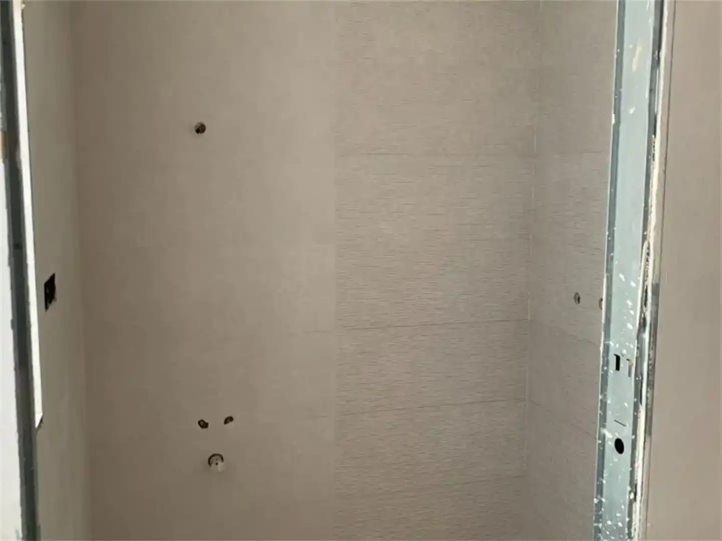 Baño de Piso en venta en Peal de Becerro con Aire acondicionado y Jardín privado