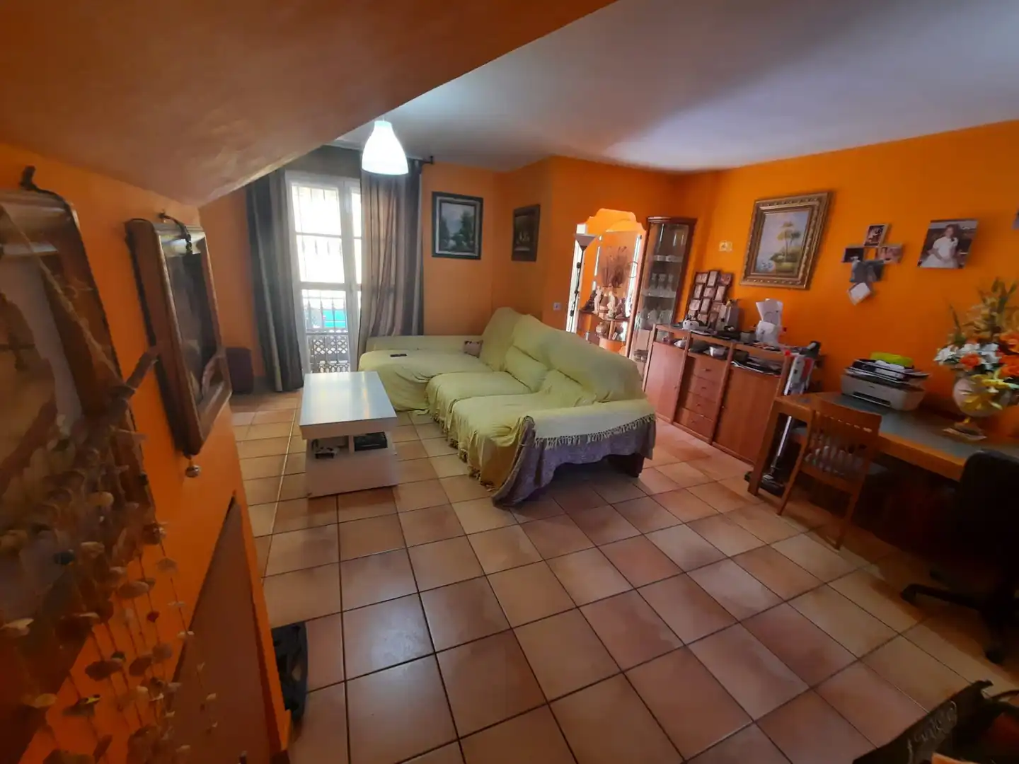 Sala d'estar de Casa adosada en venda en Torremolinos amb Aire condicionat, Calefacció i Traster