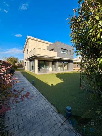 Casa-chalet en Venta en Vilobí d'Onyar