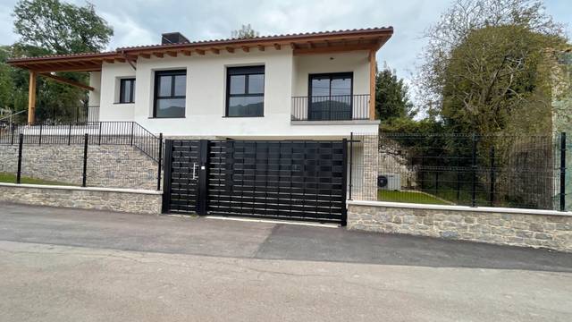 Casa-chalet en Venta en Llanes - Meré, 118 en Celorio - Poó - Parres