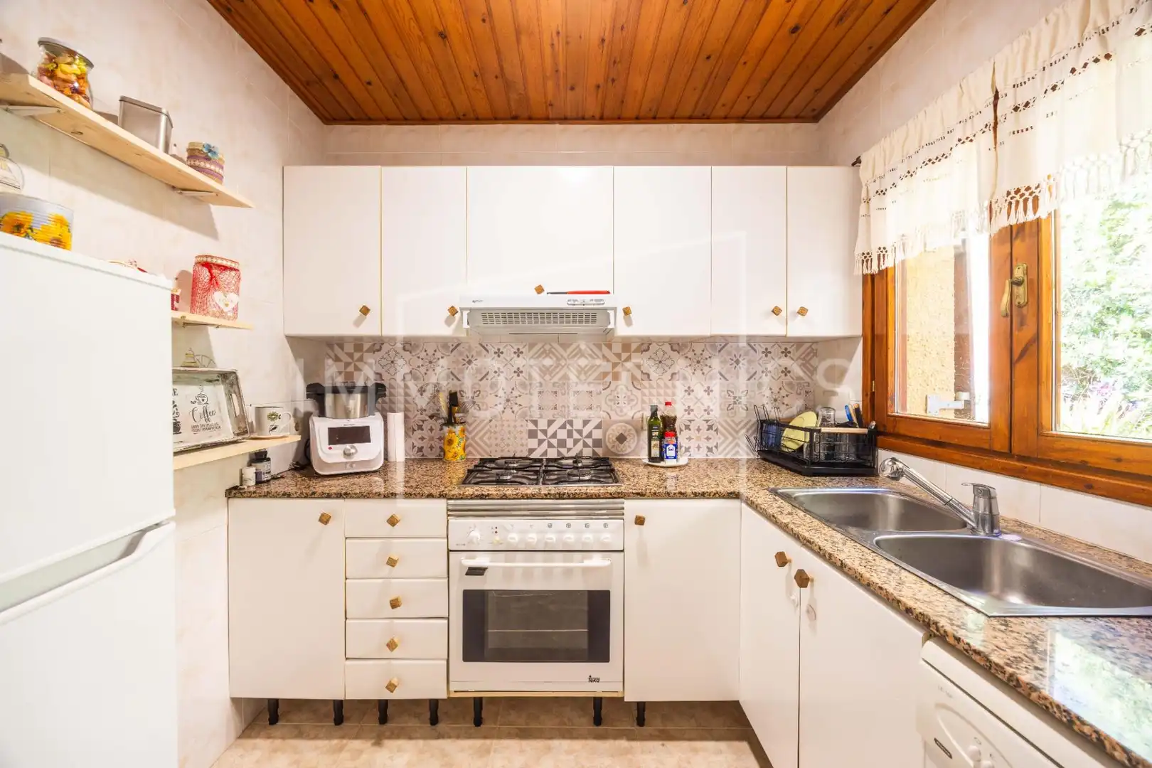 Kitchen of Houses for sale in Sant Cebrià de Vallalta