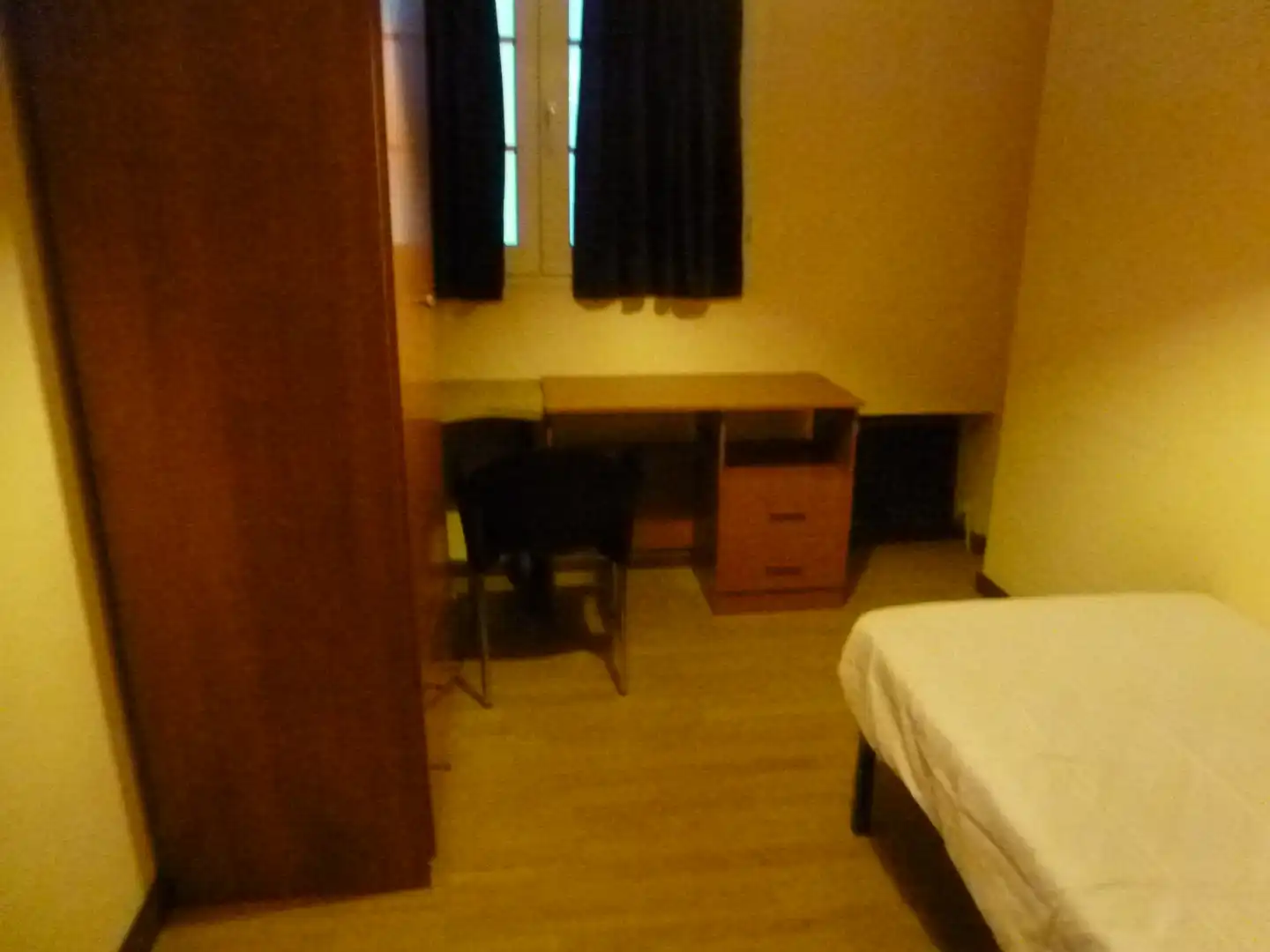 Habitación de Piso de alquiler en Barañáin / Barañain con Calefacción, Parquet y Amueblado