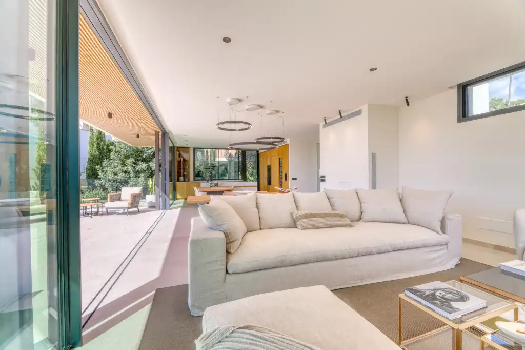 Living room of Houses for sale in Calvià  with Air Conditioner, Private garden and Parquet flooring